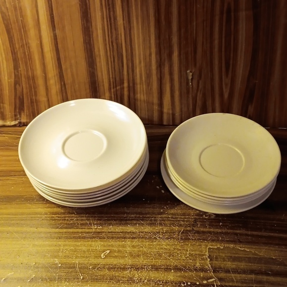 12 vintage melmac plastic white saucers - Picture 1 of 5
